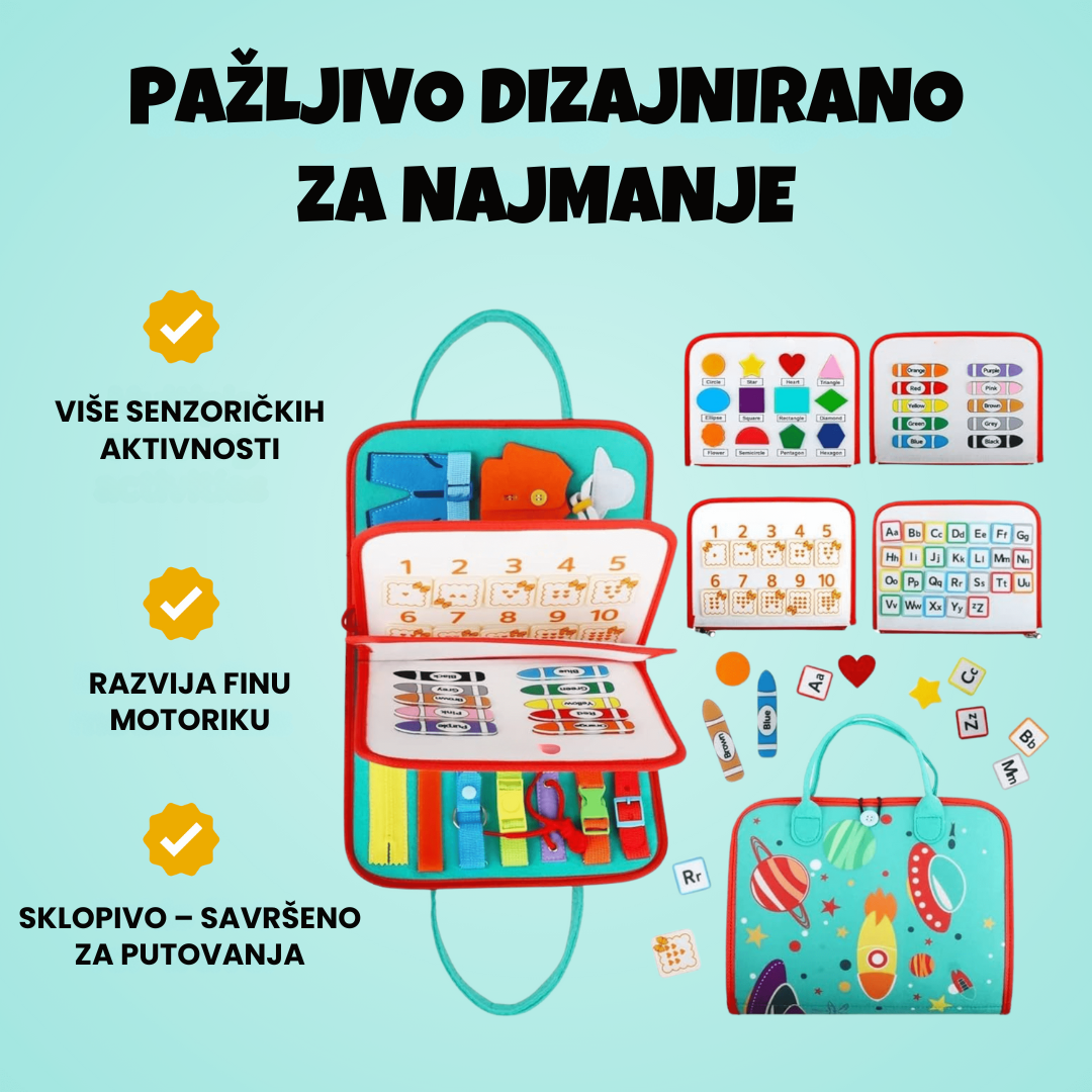 Tirkizna senzorna torba (busy board) s prikazom unutrašnjih stranica koje sadrže aktivnosti za razvoj fine motorike, učenje brojeva, boja, oblika i abecede. Vanjska strana torbe ukrašena je motivima svemira, planeta i raketa, a tekst ističe da je proizvod pažljivo dizajniran za najmlađe i sklopiv za putovanja.